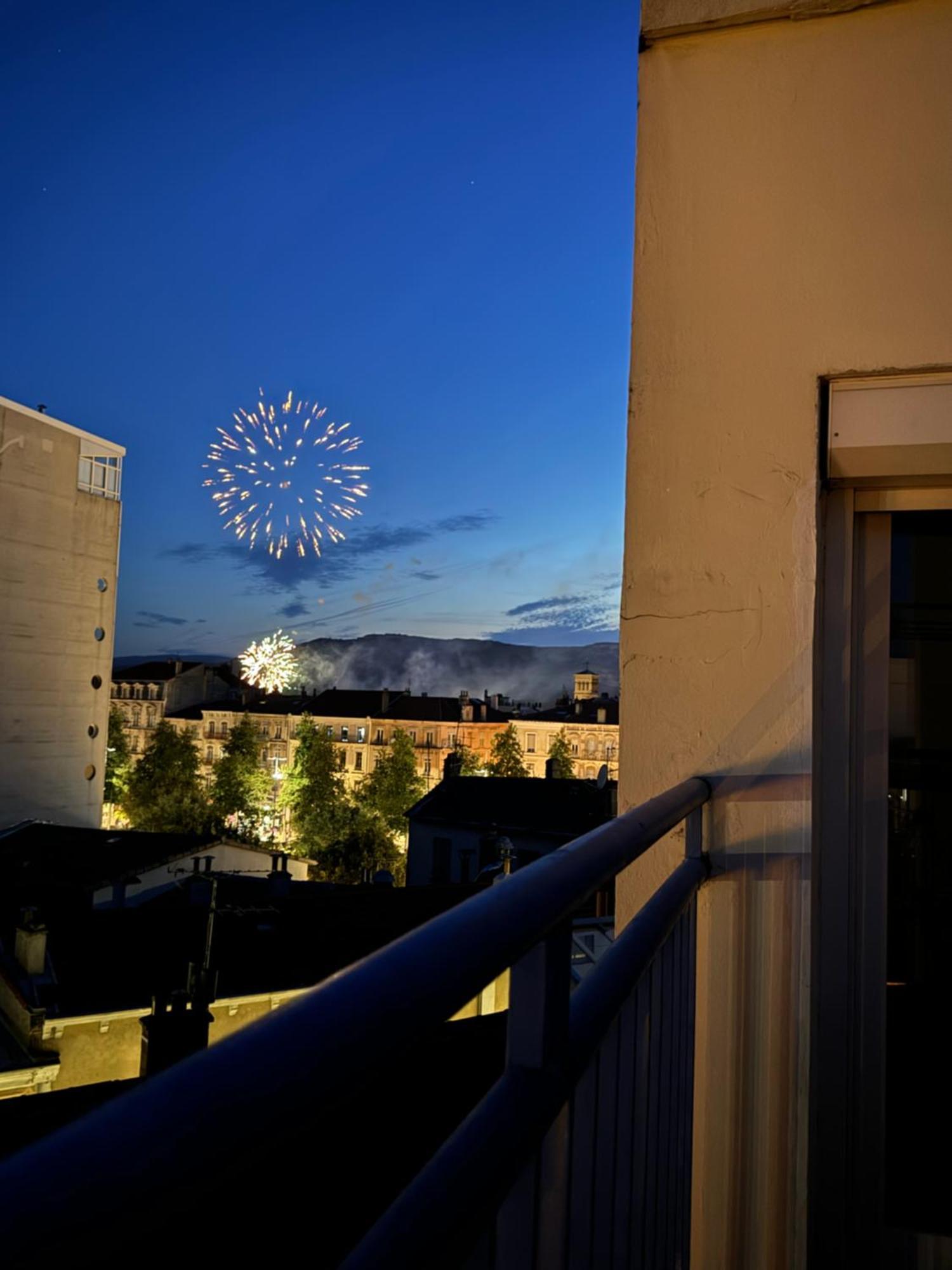 Appartement Terrasse Au Coeur De Valence 54 Zewnętrze zdjęcie